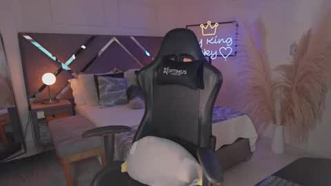  Kate Owens  online show from 11/04/25, 10:58