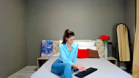 Snapshot of katerina_ray chatting on 12/04/24, 11:19 Katerina GTM2 Mo Tu Th Fr Sa Su 3am-10am online show from 12/04/24, 11:19