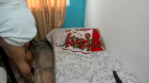 Snapshot of katerinamilf_ chatting on 01/04/25, 09:31 kata online show from 01/04/25, 09:31