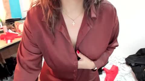 Snapshot of katerinamilf_ chatting on 01/12/25, 06:59 kata online show from 01/12/25, 06:59