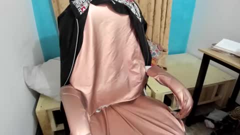 Snapshot of katerinamilf_ chatting on 02/14/25, 10:38 kata online show from 02/14/25, 10:38