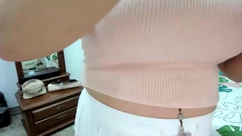 Snapshot of katerinamilf_ chatting on 10/27/25, 12:20 kata online show from 10/27/25, 12:20