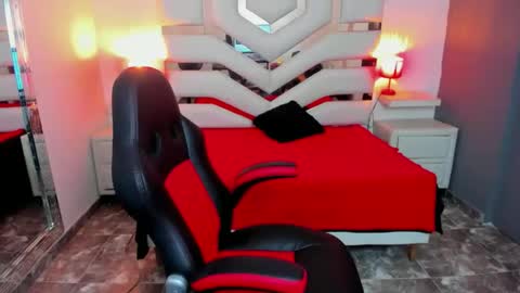 kate Tompson online show from 01/18/26, 01:37