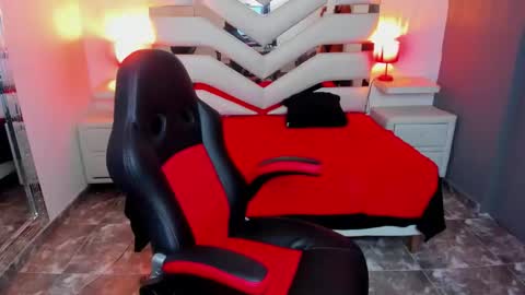 kate Tompson online show from 02/09/26, 01:04