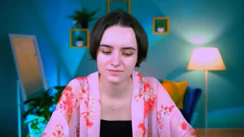 katewillows online show from 12/04/25, 04:33