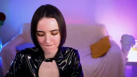 katewillows online show from 04/13/26, 05:02