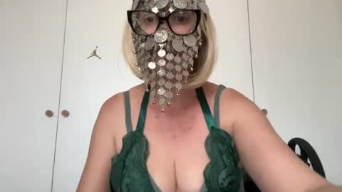 Snapshot of kathemelons chatting on 07/13/26, 02:09 Kathes Room online show from 07/13/26, 02:09