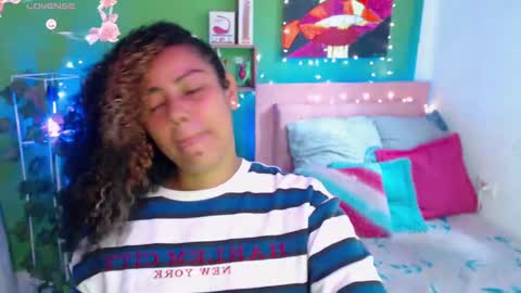 Snapshot of katherincastillo chatting on 09/13/25, 04:40 katherin online show from 09/13/25, 04:40