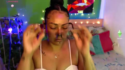 Snapshot of katherincastillo chatting on 10/30/25, 07:54 katherin online show from 10/30/25, 07:54