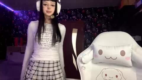 Luna online show from 02/19/26, 03:19