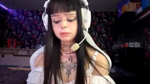 Luna online show from 03/01/26, 01:35