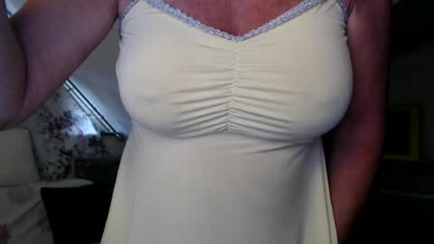 Snapshot of kathylovexxx chatting on 07/07/26, 07:23 Kathy online show from 07/07/26, 07:23
