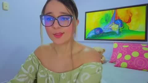 Snapshot of katia_foxx chatting on 06/12/26, 12:15 Khaterine online show from 06/12/26, 12:15
