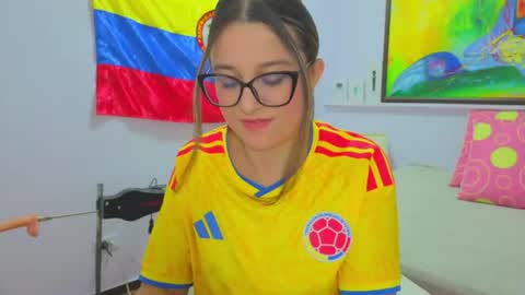 Snapshot of katia_foxx chatting on 07/04/26, 03:13 Khaterine online show from 07/04/26, 03:13