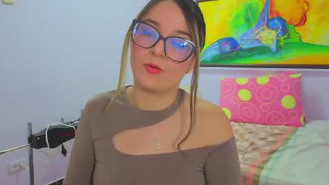 Snapshot of katia_foxx chatting on 07/11/26, 02:58 Khaterine online show from 07/11/26, 02:58