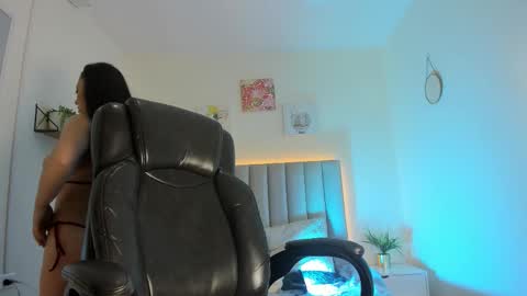 Katia  online show from 10/18/25, 11:33