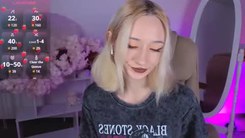 Katia  online show from 11/10/25, 06:45