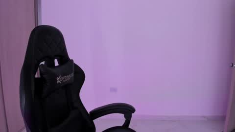 Snapshot of katia_sex25 chatting on 06/24/26, 06:40 Katia online show from 06/24/26, 06:40