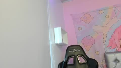 Snapshot of katia_ws chatting on 09/09/25, 12:37 KATIA online show from 09/09/25, 12:37