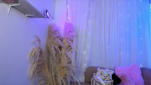 Snapshot of katia_ws chatting on 10/10/25, 12:15 KATIA online show from 10/10/25, 12:15