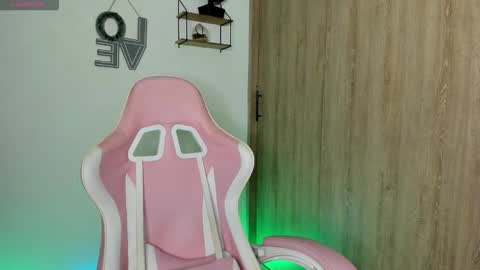 Katie online show from 11/06/25, 05:19