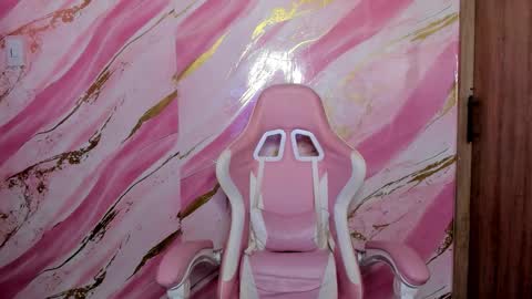 Katie online show from 12/14/25, 07:07