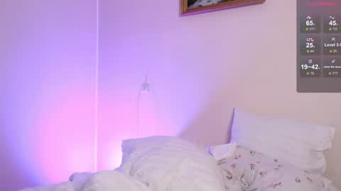 Snapshot of katie_deville chatting on 10/04/25, 02:20 Katie Deville online show from 10/04/25, 02:20