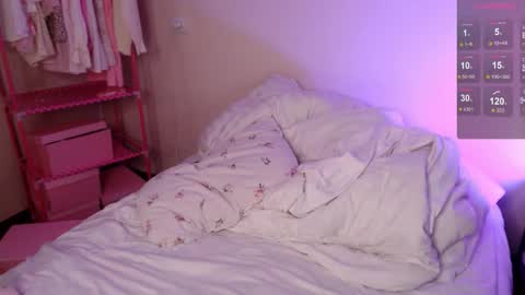 Snapshot of katie_deville chatting on 10/31/25, 12:44 Katie Deville online show from 10/31/25, 12:44