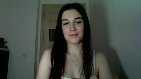 katie_foxi online show from 05/20/26, 04:02