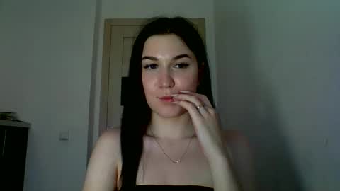 katie_foxi online show from 06/05/26, 05:18