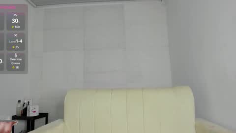 katie_perry18 online show from 01/15/26, 11:41