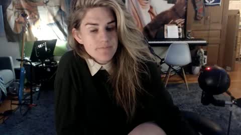 Snapshot of katiecutie_5 chatting on 06/10/26, 05:28 Katie online show from 06/10/26, 05:28