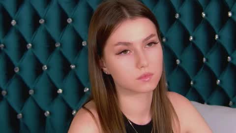 katiereeves online show from 10/21/25, 05:24