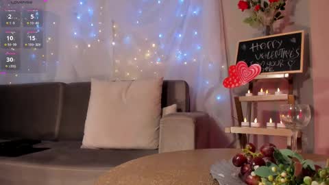 Snapshot of katiestonne chatting on 02/15/25, 08:22 Kate Stonne online show from 02/15/25, 08:22