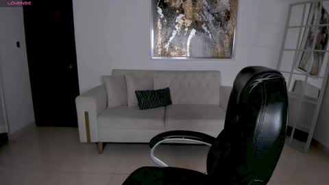 Snapshot of katiestonne chatting on 09/12/25, 02:22 Kate Stonne online show from 09/12/25, 02:22