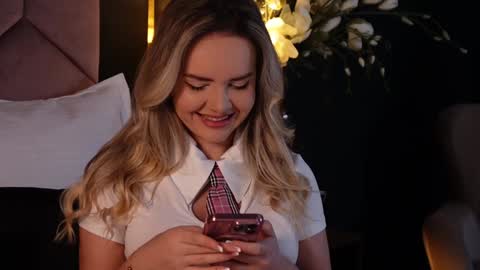 KatJolie online show from 01/28/25, 08:47