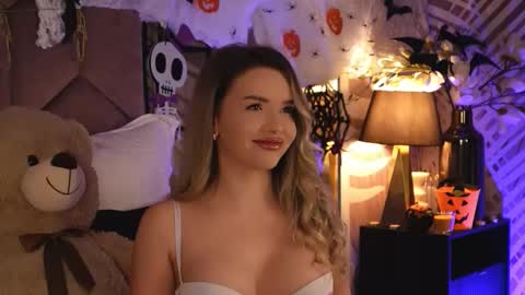 KatJolie online show from 10/27/25, 08:13