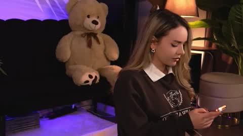 KatJolie online show from 03/23/26, 08:46