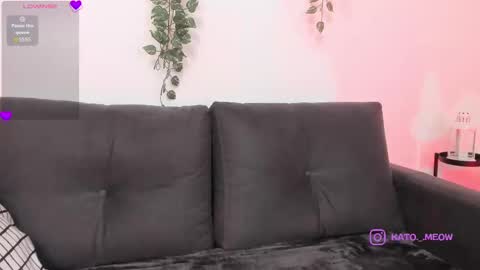 Snapshot of katoo4 chatting on 10/21/25, 02:01 Kato online show from 10/21/25, 02:01