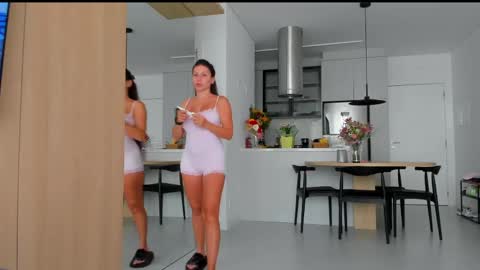 Katrin online show from 04/19/26, 04:28