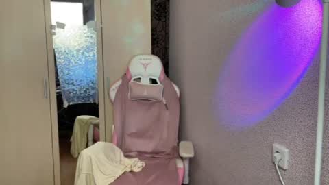 Snapshot of katrin_kristal chatting on 07/15/26, 03:50 naked in pvt show 100 tk online show from 07/15/26, 03:50
