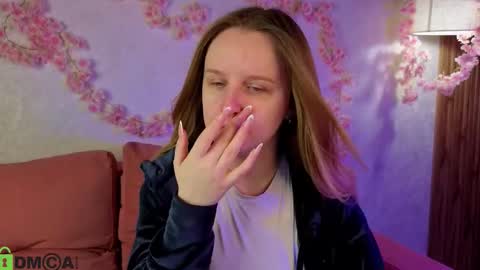 Snapshot of katrina_bail chatting on 11/28/25, 01:19 Katrina Bail online show from 11/28/25, 01:19