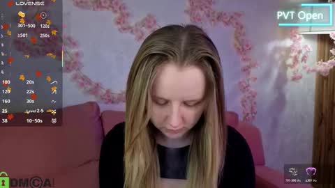 Snapshot of katrina_bail chatting on 12/01/25, 12:59 Katrina Bail online show from 12/01/25, 12:59