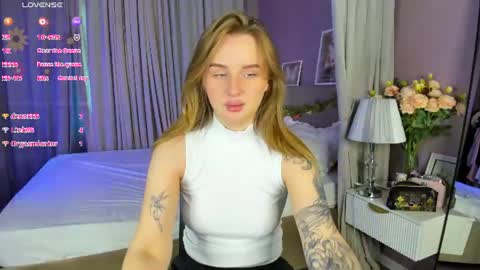 Snapshot of katrina_bail chatting on 07/10/26, 02:05 Katrina Bail online show from 07/10/26, 02:05