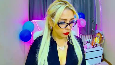 Snapshot of katrinacharm chatting on 09/22/25, 06:15 katrinacharm online show from 09/22/25, 06:15