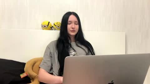 katrineb online show from 06/18/26, 06:12