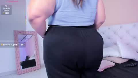 Snapshot of katte_landerr chatting on 11/19/25, 01:22 Katte online show from 11/19/25, 01:22