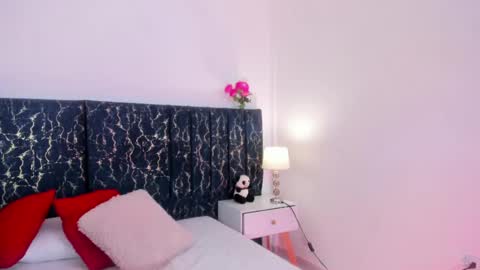 Katte online show from 04/15/26, 01:29