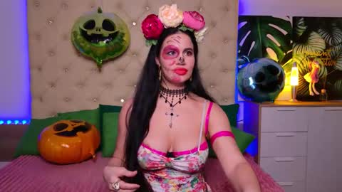 KattieSims online show from 10/31/25, 07:26