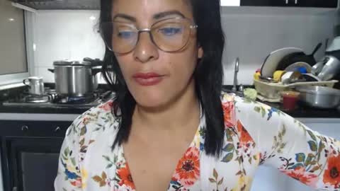 KattleyaGrey online show from 11/27/25, 10:01